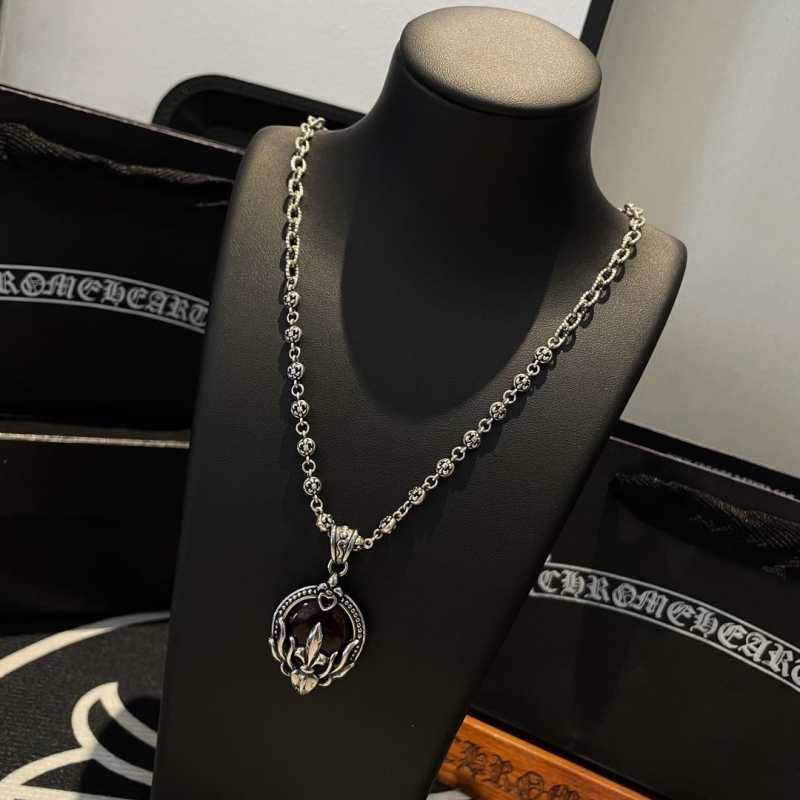 Ch*0me He**ts necklaces